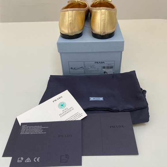 Prada Triangle-Logo Ballet Flats in Platine Gold sz 37.5 New in Box - Picture 6 of 9